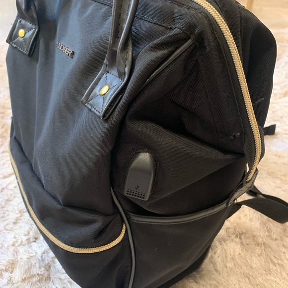 Kroser backpack with laptop protection/usb charge port. Black. Great work/travel - Picture 10 of 10